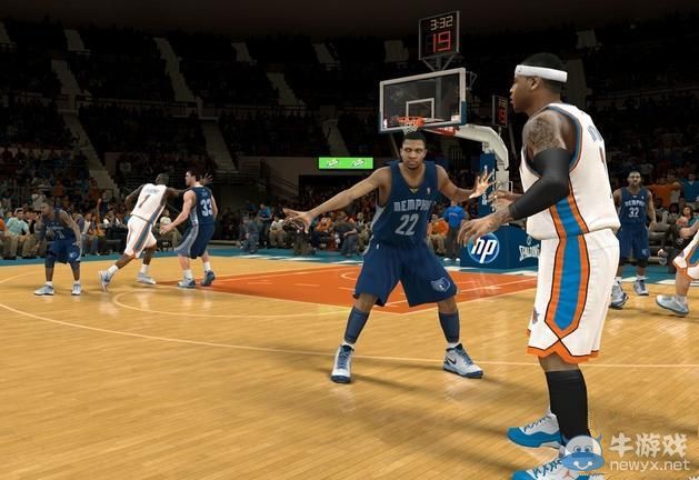 《nba 2k14》半轉(zhuǎn)身后仰跳怎么打