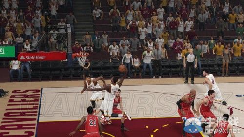 《NBA 2K15》底角面框突破暴扣技巧