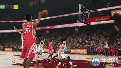 《NBA 2K15》手柄及鍵盤空接扣籃操作方法