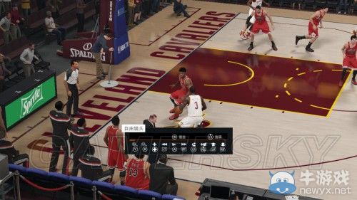 《NBA 2K15》底角面框突破暴扣技巧
