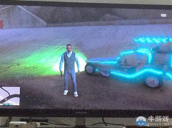 《GTA5》下車不熄火的方法