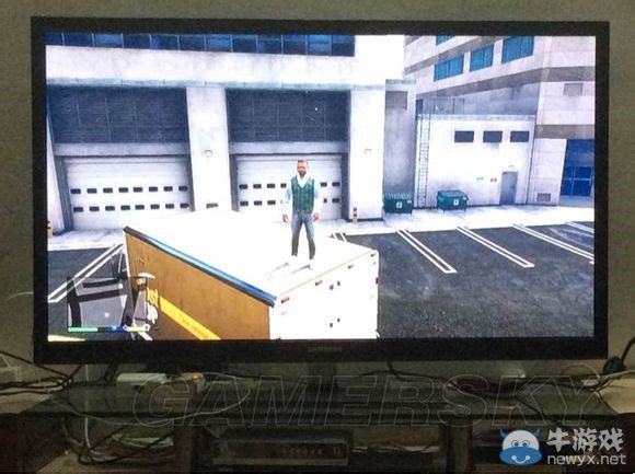 《GTA5》開卡車后門的方法