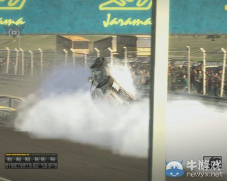 《超級(jí)房車賽：起點(diǎn)》: Gird果然名不虛傳 (撞車圖)
