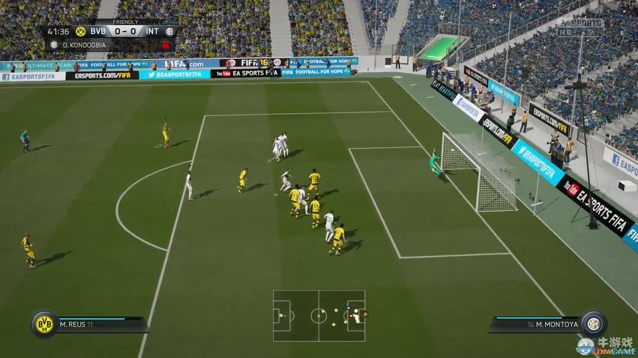 《FIFA 16》曲線弧度任意球踢法
