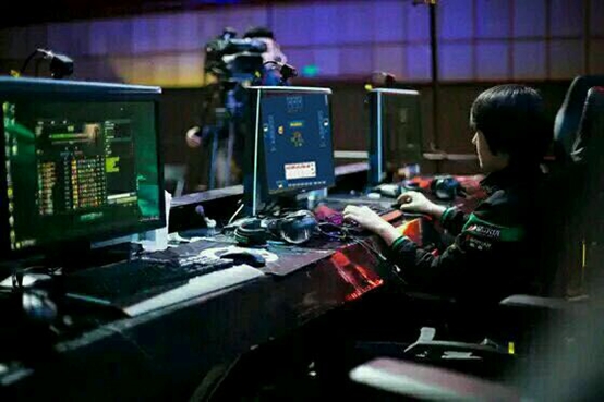 《LOL》對三是誰