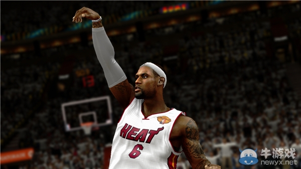 《NBA2K14》扣籃技巧