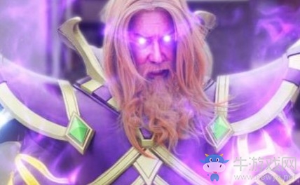 《爐石傳說》神奇的老皮通靈學(xué)院新卡真人視頻介紹