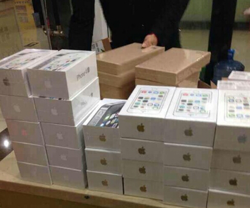 网曝黄牛因大量囤积iPhone 6赔100多万 无奈下跳楼自杀