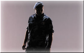 《紅色警戒3》人物介紹—指揮官華倫·富勒