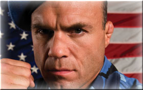 《紅色警戒3》人物介紹—指揮官華倫·富勒