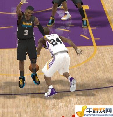 《NBA 2K12》過人方法(名人堂級球員專用)